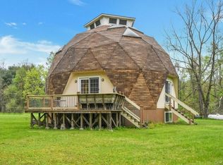 100 Guymard Tpke, Godeffroy, NY 12729