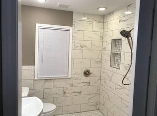 21550 Wallace Dr, Southfield, MI 48075