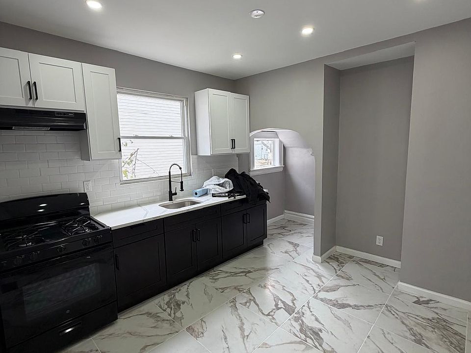 1st image of 289 Weequahic Ave #A