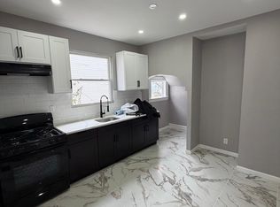 289 Weequahic Ave #A, Newark, NJ 07112