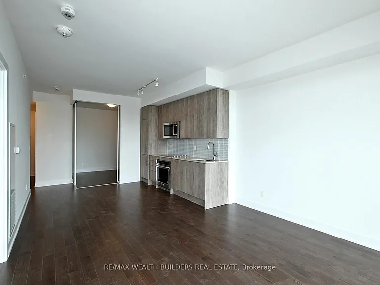 181 Bedford Rd #808 — Photo 4