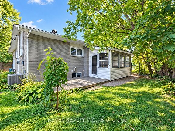 3rd image of 2213 Circle Pl