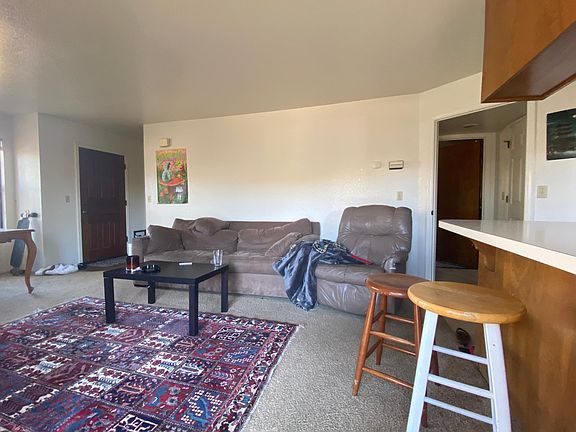 4th image of 105 Anita St