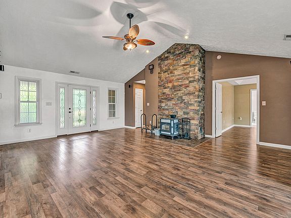 4th image of 1530 Indian Springs Ln