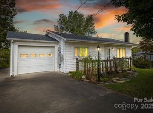 211 Hayes Ave, Hudson, NC 28638