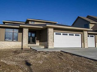 4440 NW 167th St, Clive, IA 50325
