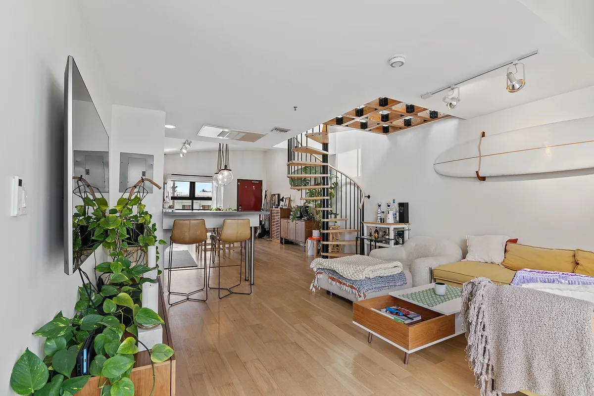 1 bed, 850 sqft, $6,000 — Photo 3