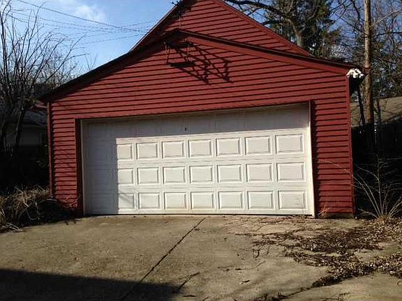 4th image of 63 Pinehurst Ave