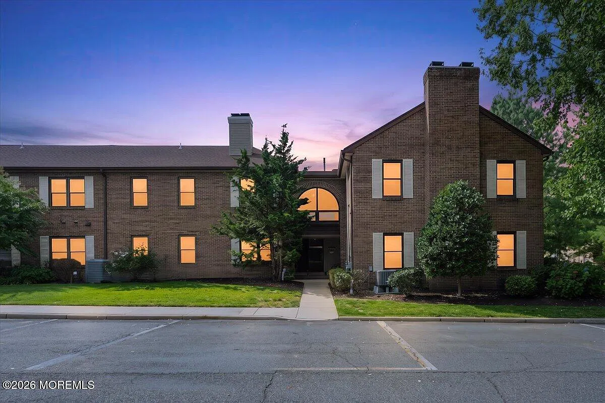 2 bed, 1.0 bath, 1000 sqft, $2,500 — Photo 1