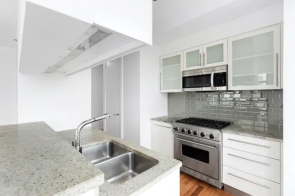 Rented by Corcoran | media 21