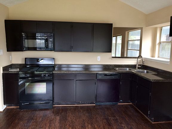 2nd image of 11107 Almond Grv