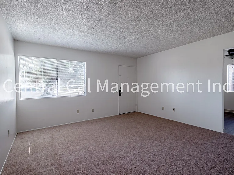 6208 Stine Rd — Photo 3