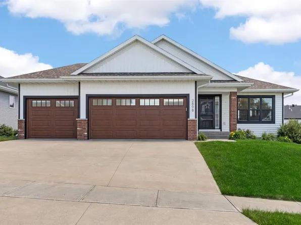 2898 Wagon Wheel Dr, Iowa City, IA 52240