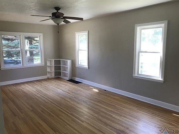 5th image of 616 W Lincoln St