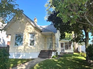 1419 W 3rd St, Dixon, IL 61021