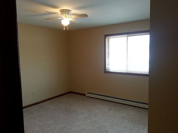 5th image of 383 Clinton Ct #2
