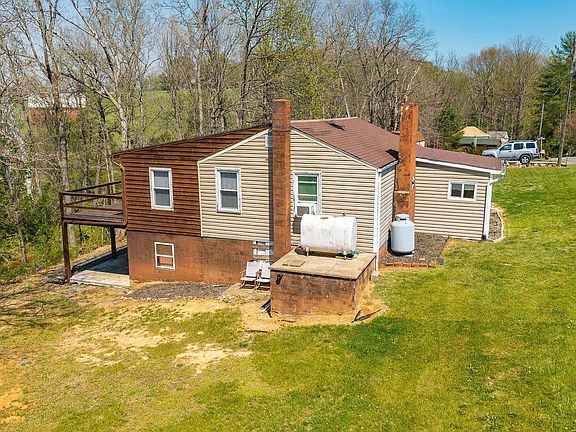 4th image of 9 Hoagie Ln