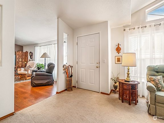 5th image of 14727 43rd Avenue NE #8