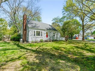 19 Roberta Dr, Barrington, RI 02806