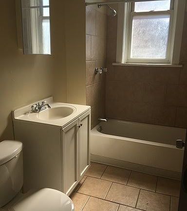 3rd image of 3514 W Grenshaw St #2B