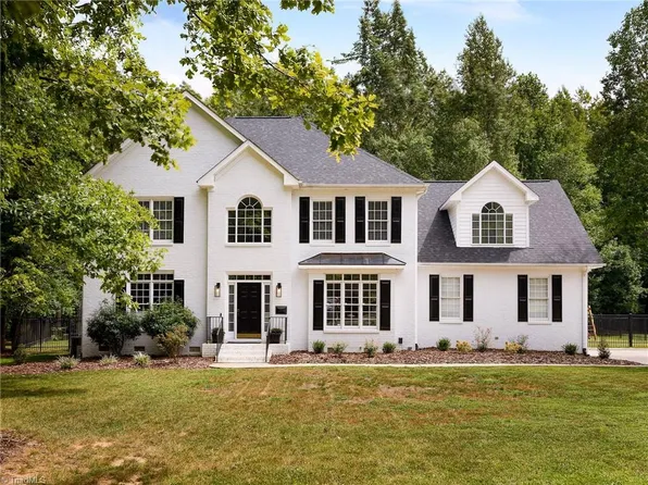 704 Oakland Hills Ct, High Point, NC 27265