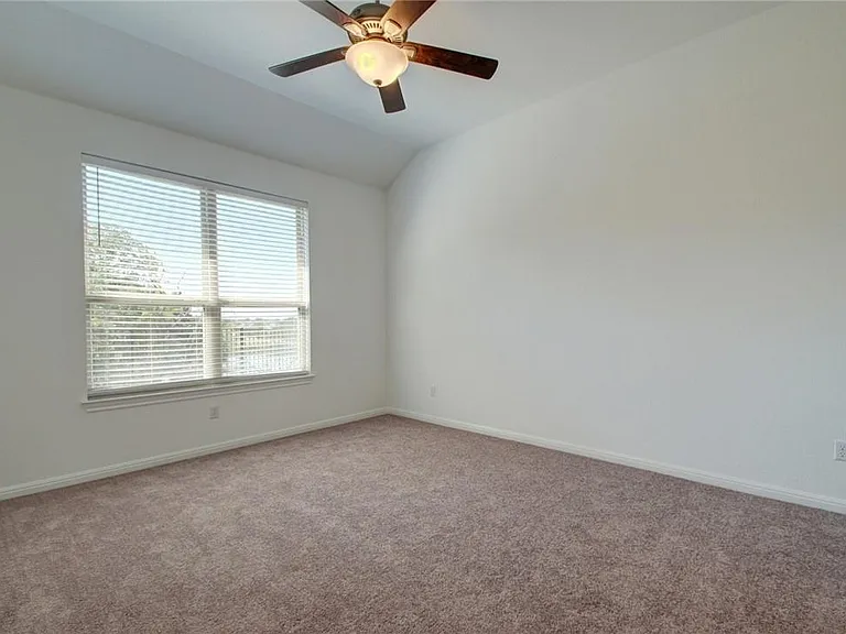 113 Meadow Wood Cv — Photo 12