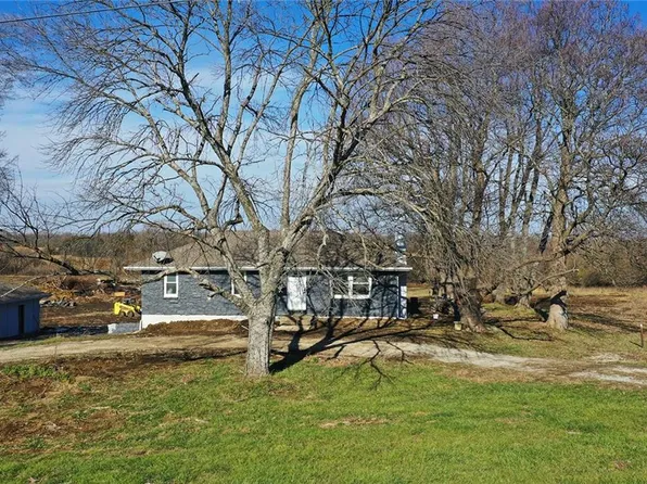 26104 E 273rd St, Harrisonville, MO 64701