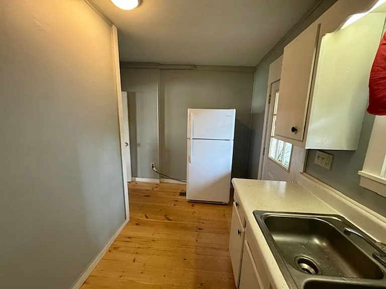 18 Maple St — Photo 2