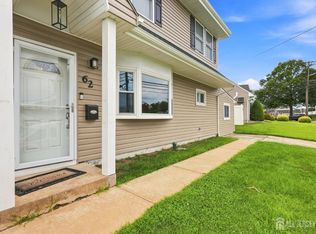 62 Pinetree Dr, Parlin, NJ 08859
