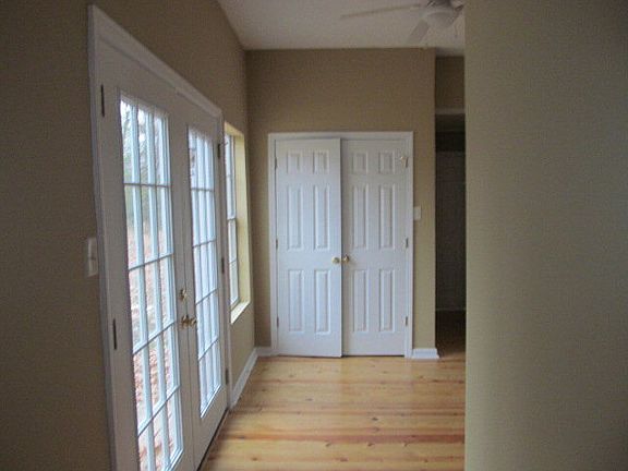 5th image of 213 Hays St