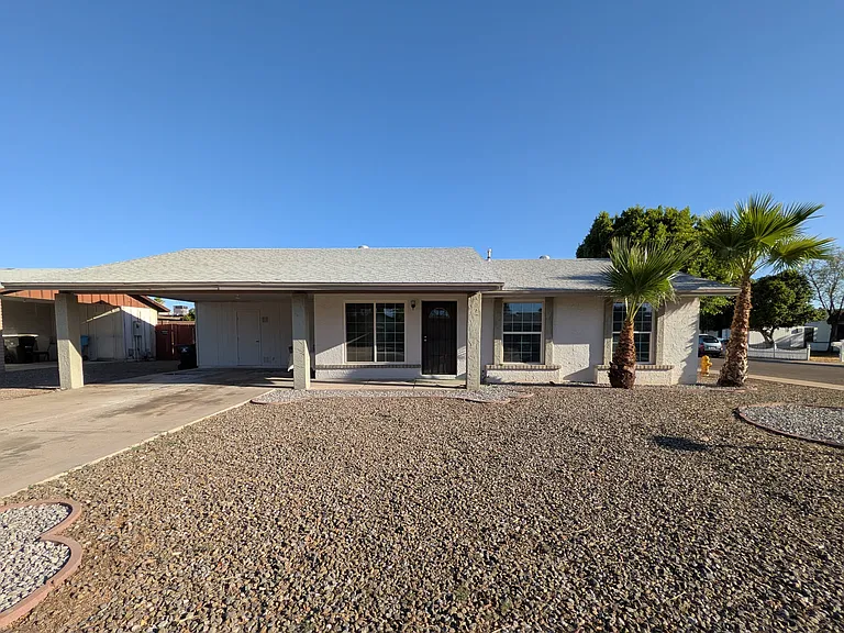 1815 W Menadota Dr — Photo 2
