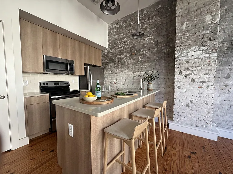 The Broughton — Photo 33
