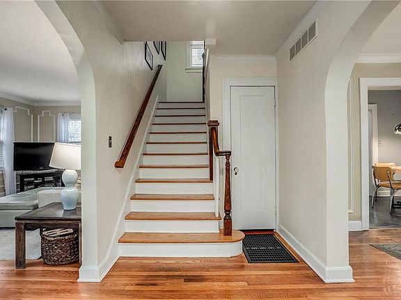 2nd image of 844 W 72nd St