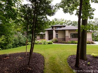 854 Settlers Cir, Sheboygan Falls, WI