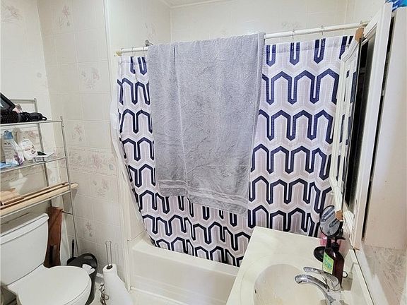 2nd image of 38 Mansion Ave