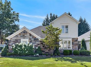 1088 Clubside Dr, Westlake, OH 44145
