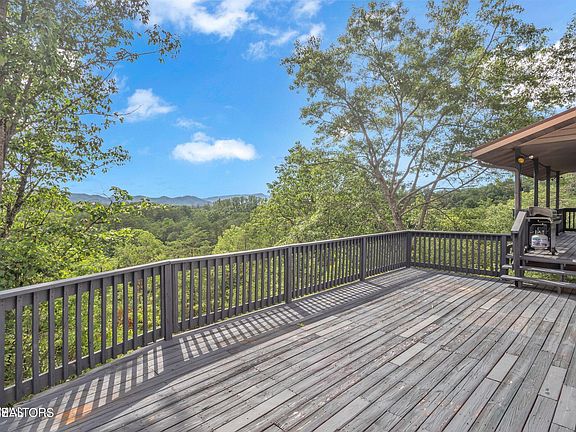 5th image of 1060 Twin Springs Ln