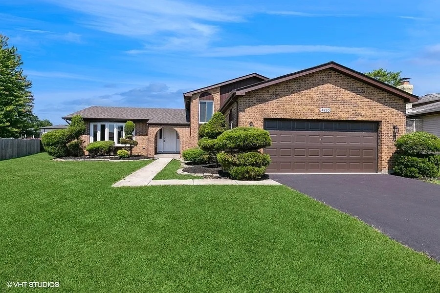 4930 185th Ct photo 1