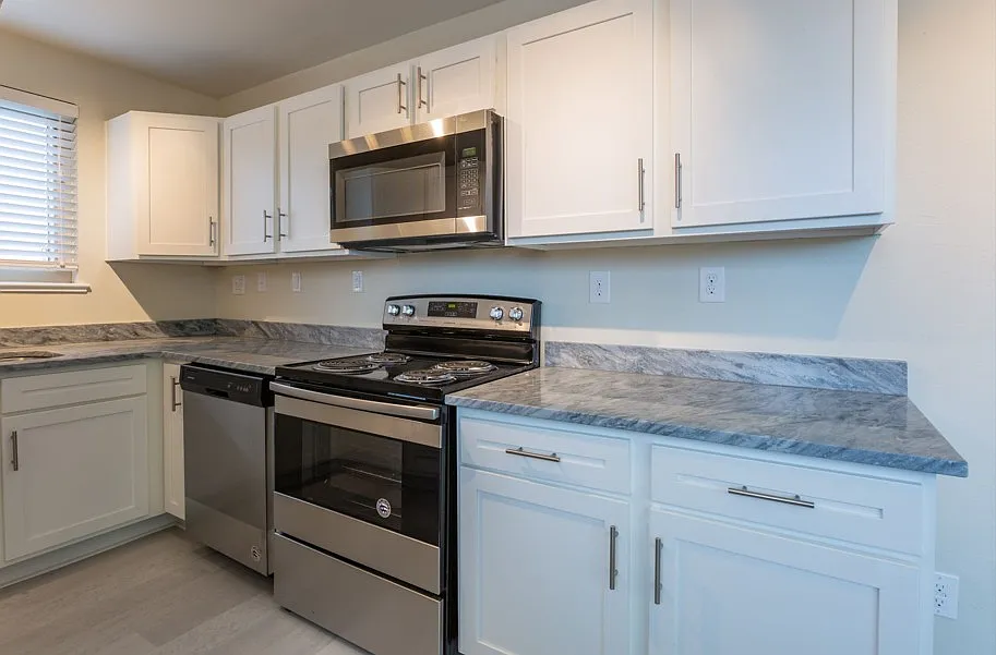 Virginia Mae Apartments — Photo 2