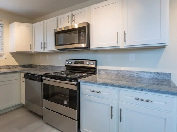 Virginia Mae Apartments, 870 Dexter St #4800, Denver, CO 80220