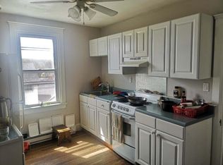 812 Main St, Hellertown, PA 18055