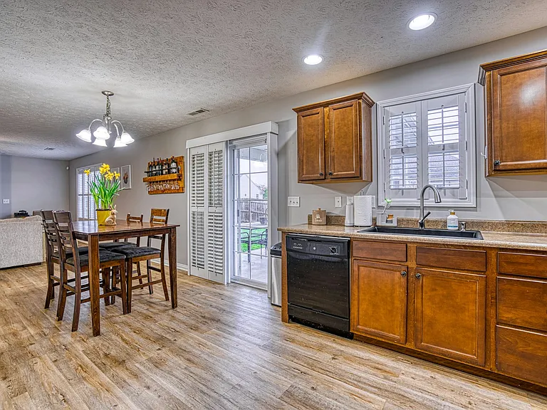 4880 Imperial Dr — Photo 30