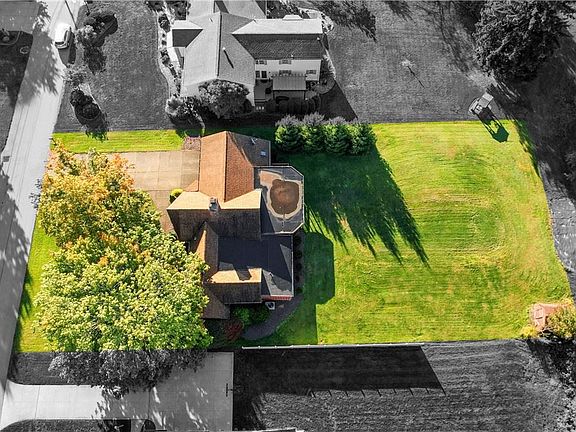 3rd image of 99 Saint Andrews Dr
