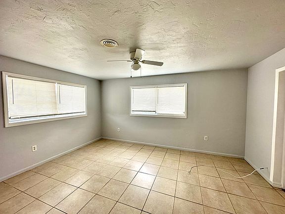 5th image of 2424 Deedra St