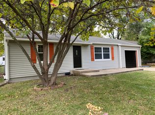 7040 Beverly St, Overland Park, KS 66204