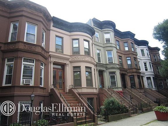 5th image of 853 Lincoln Pl APT 3