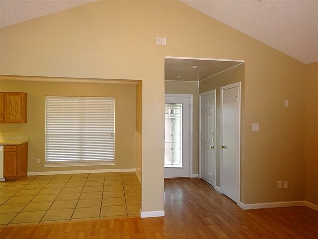 2nd image of 69 Short St