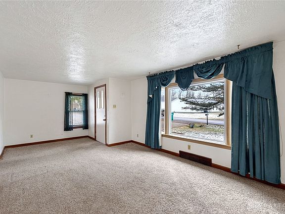 3rd image of 9 Edna Ave
