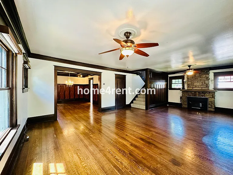 641 W 39th Ter — Photo 11