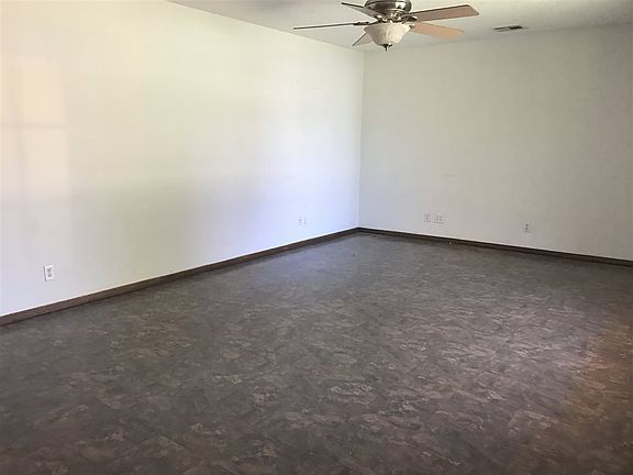 2nd image of 3135 Highland Dr